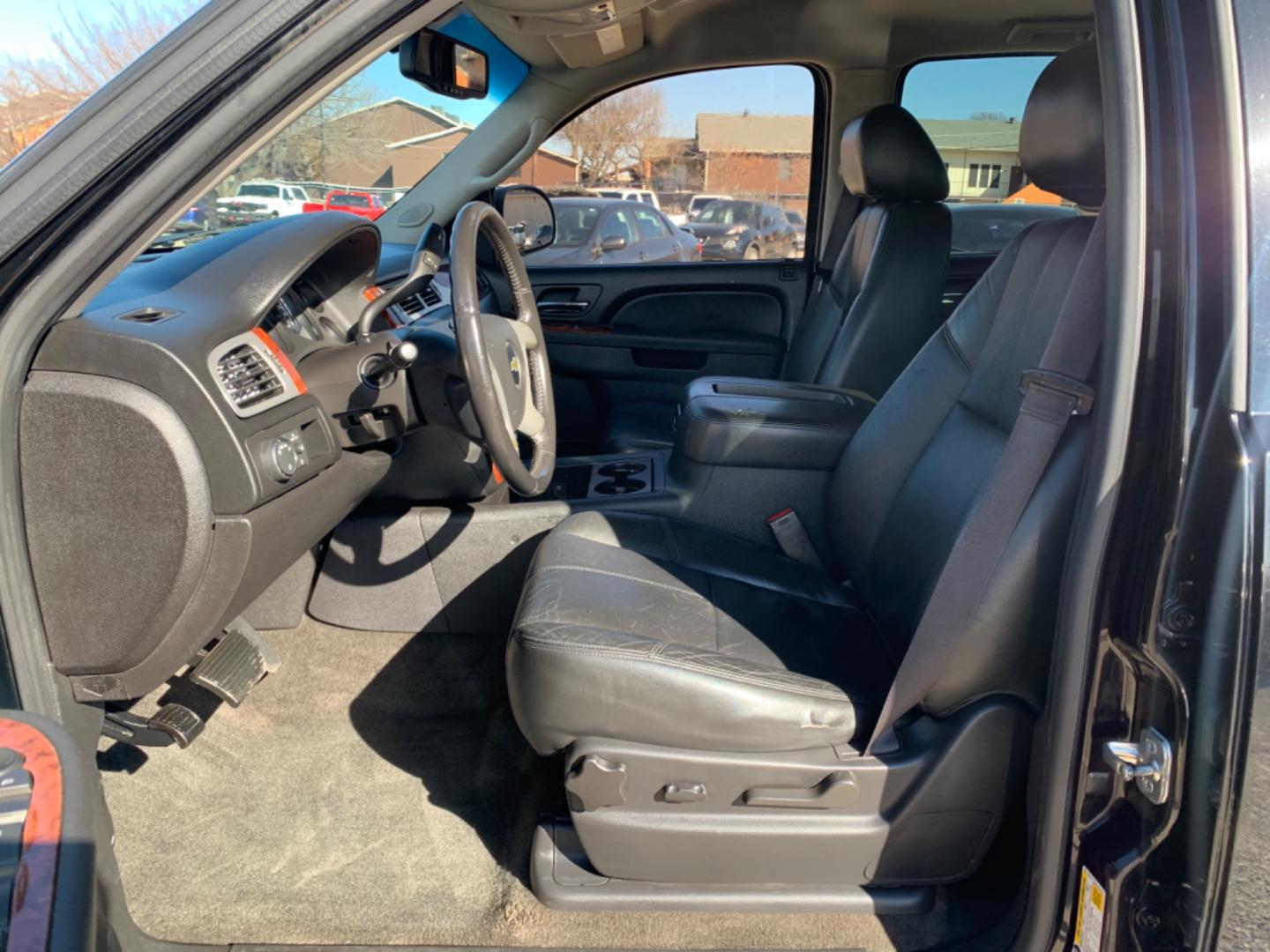 2013 Black /Black Chevrolet Avalanche LT (3GNMCFE06DG) with an V8 - 5.3L 5328cc 325ci FLEX MFI vin 0 type LMG - 2 valve OHV engine, AUTOMATIC transmission, located at 1830 North Belt Line Road, Irving, TX, 75061, (469) 524-0199, 32.834373, -96.993584 - Photo#7